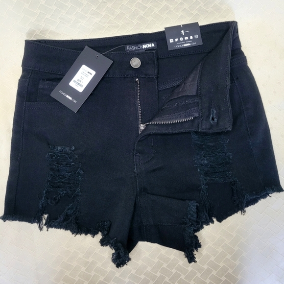 Fashion‎ Nova Shorts black ripped distressed denim jean shorts size 1 New - Picture 9 of 16